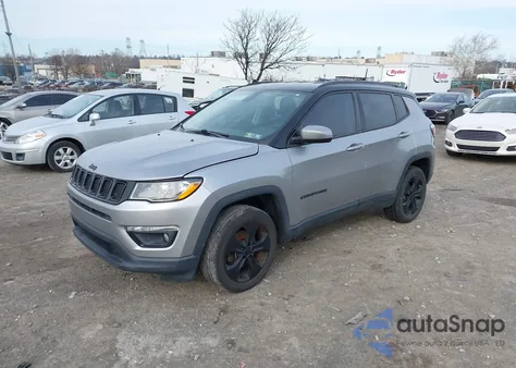 2018 Jeep Compass Altitude 4X4 из США, поврежденный, VIN 3C4NJDBB2JT433591